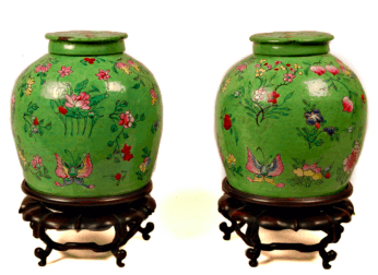 Pareja de Tibores de cerámica China, S. XVIII.